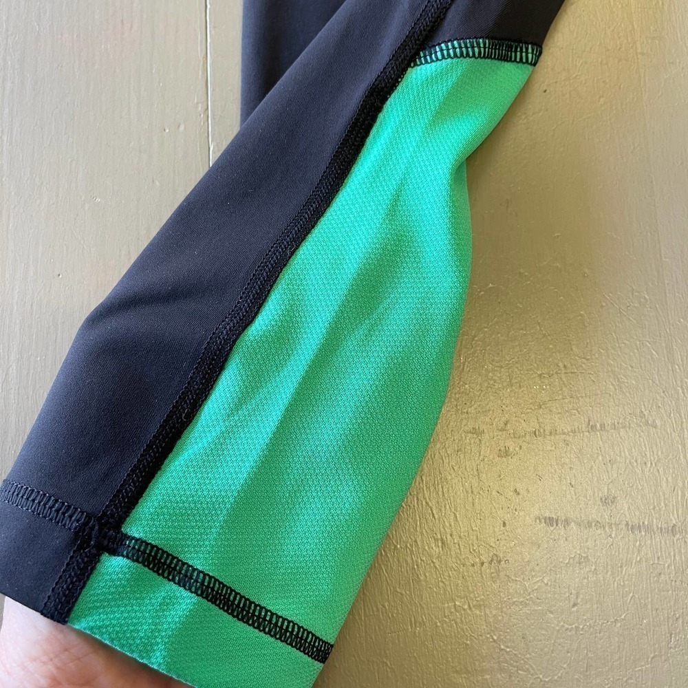 Lululemon Women's Cropped Legging Pants - Picture 5 of 8